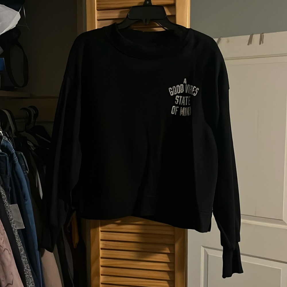 Women’s Old Navy Cropped Sweatshirt